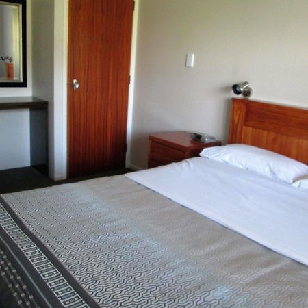 פאפאקורה Colonial Motel מראה חיצוני תמונה