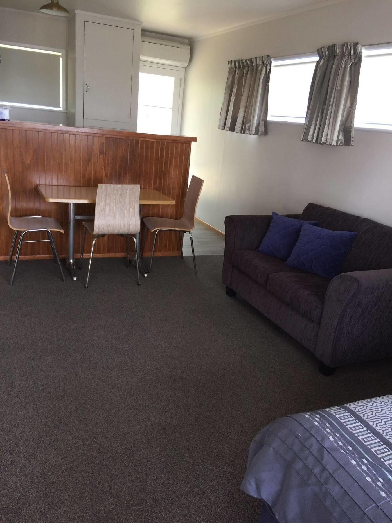 פאפאקורה Colonial Motel מראה חיצוני תמונה