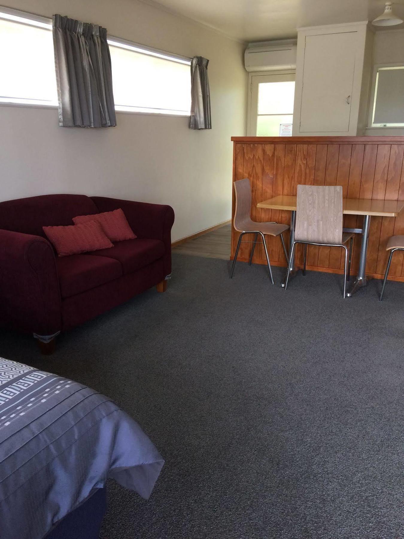 פאפאקורה Colonial Motel מראה חיצוני תמונה